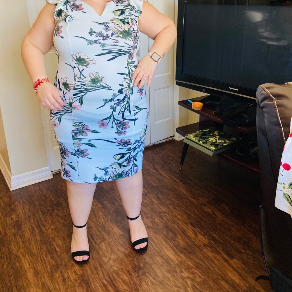 Dress - Picture 5 of 11